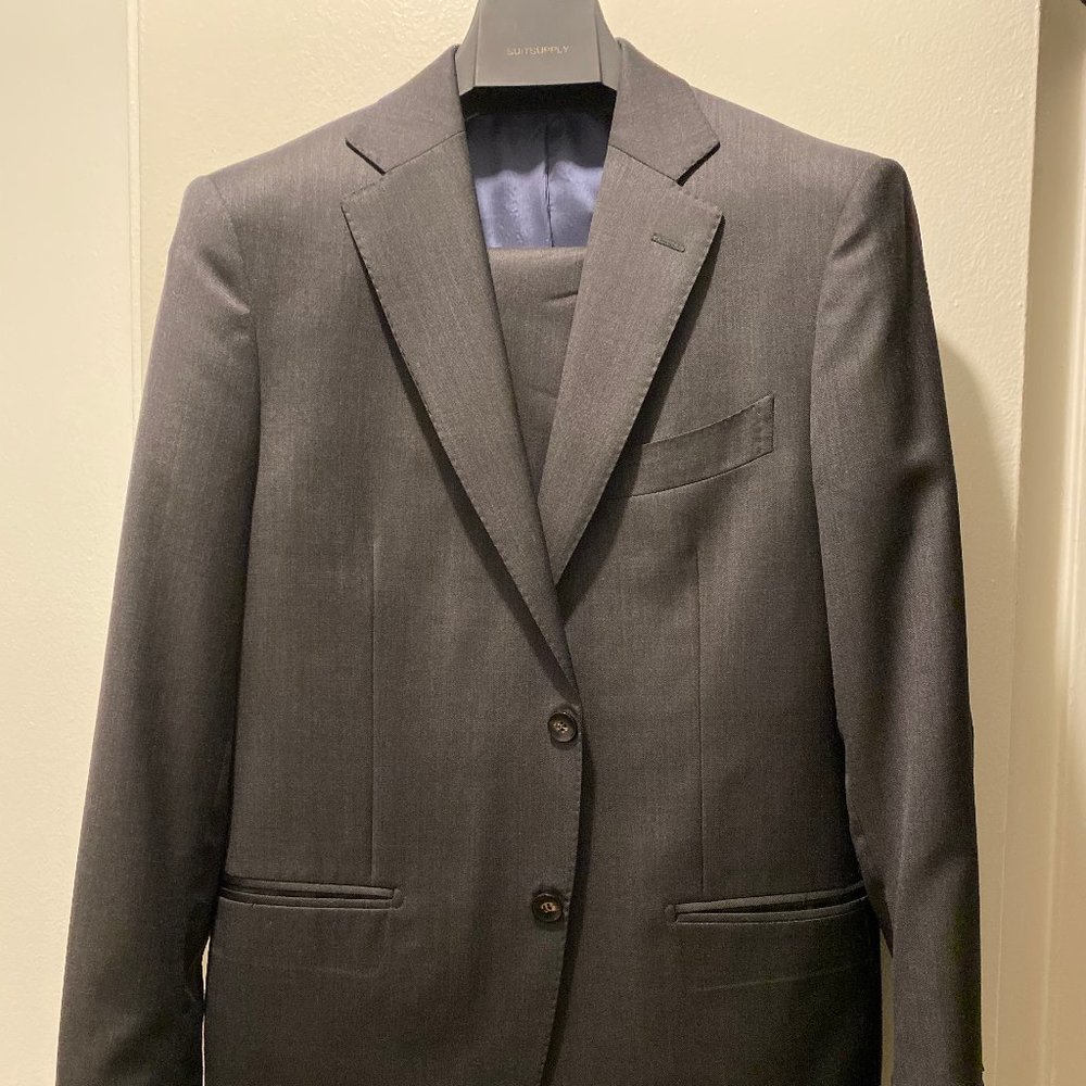 Like New Suit Supply Napoli Dark Grey Suit 38R